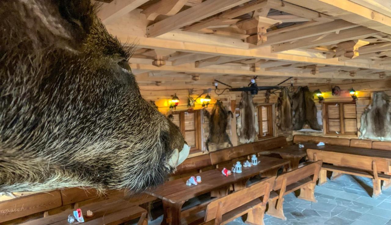 Palac Tarnowskich Ostrowiec Świętokrzyski Esterno foto