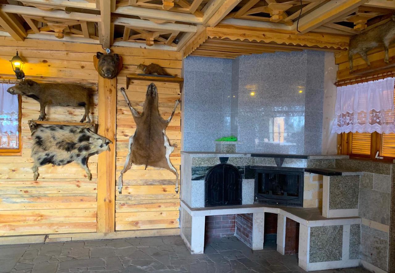 Palac Tarnowskich Ostrowiec Świętokrzyski Esterno foto
